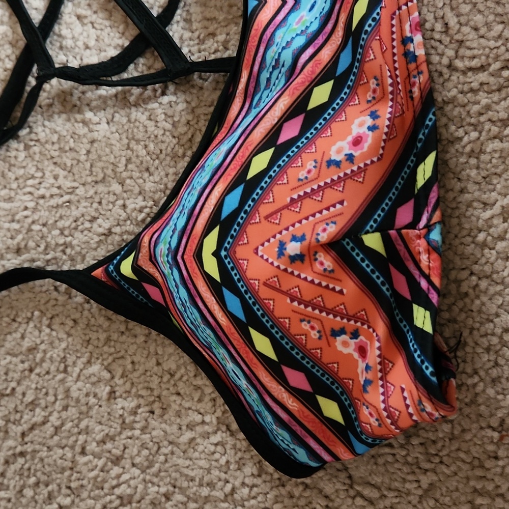 Bikini - Picture 2 of 3